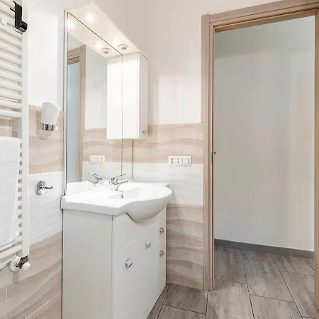 Otherside House In Apartment *