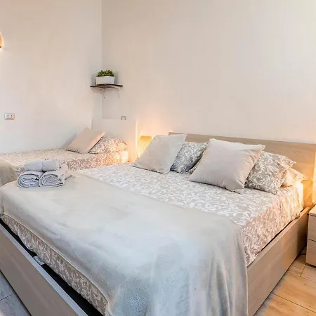 Otherside House In Apartment